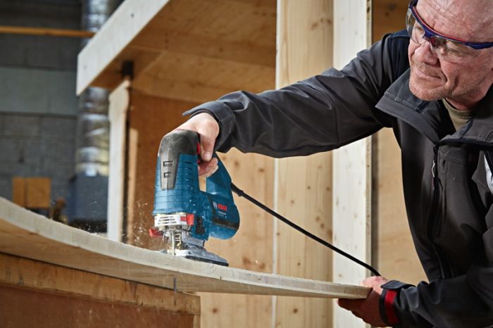 Лобзик Bosch GST 160 BCE 800Вт 800-3.000 ход/хв 2.3 кг.