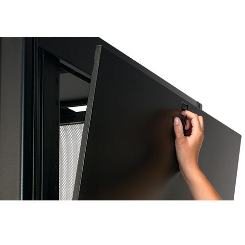 Шафа APC NetShelter SX 42U (750x1070)мм колір чорний