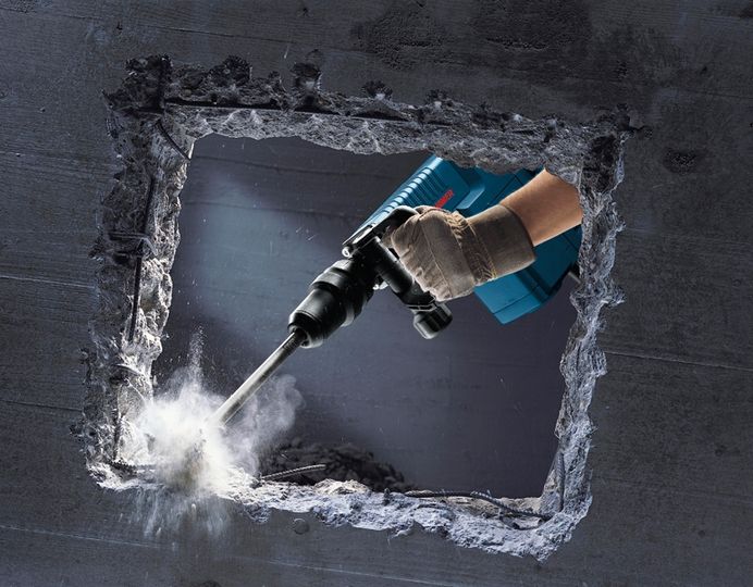 Молоток відбійний Bosch GSH 11E. 1500Вт, 16.8 Дж, 900 – 1.890 уд/хв, 10.1 кг, SDS max