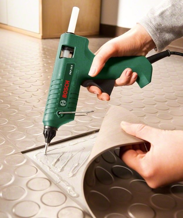 Пістолет клейовий Bosch PKP 18 E, подача 20 г/хв, стрижні 11 x 45 мм, 0.35 кг
