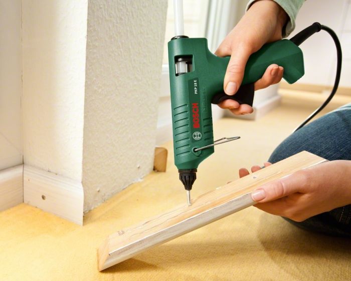 Пістолет клейовий Bosch PKP 18 E, подача 20 г/хв, стрижні 11 x 45 мм, 0.35 кг