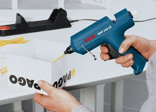 Пістолет клейовий Bosch GKP 200 CE, 500 Вт, подача клею 30 г/хв, O стрижня 11 мм, 0.4 кг