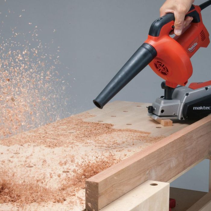 Повітродувка Makita M4000, 530 Вт, 1.2 - 2.9 куб/хв, 1.5 кг