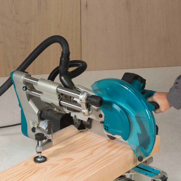 Пила торцювальна Makita LS1219L, 1800 Вт, 305 мм глуб.107х363 мм, 29.5 кг