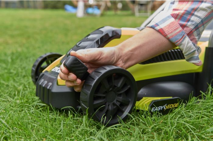 Газонокосарка Ryobi RLM13E33S 1300Вт 33см 35л 20-60мм EasyEdge 9кг