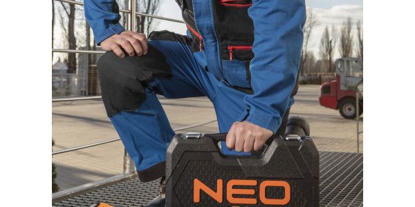 Куртка робоча NEO HD+, розмір M (50), 275 г/м2, 100% бавовна, високий комір, регулювання манжет, комбіновані багатофункціональні кишені на блискавці та липучках, чорно-синя