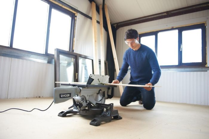 Ryobi Пилка торцова комбінована RTMS1800-G, 1800Вт, 254мм, 26.8кг