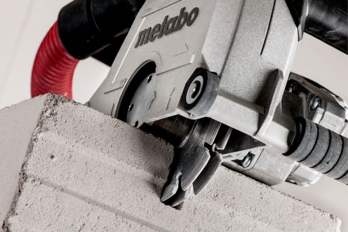 Штроборіз Metabo MFE 40 з алмазним фрезерувальним диском 20 мм, Universal, кофр
