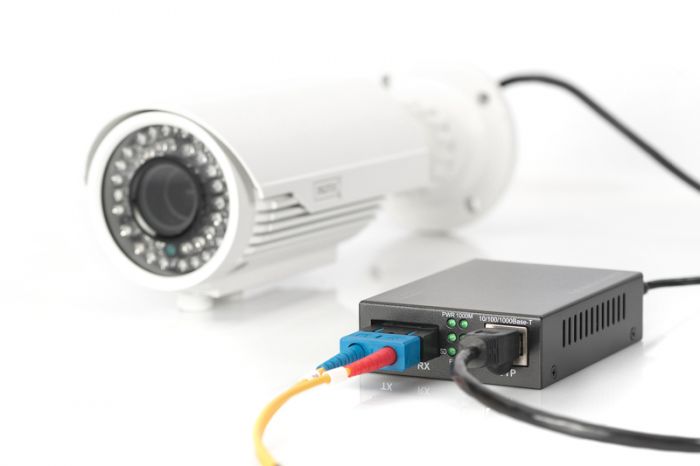 Медіаконвертер DIGITUS PoE, SM 10/100/1000Base-T to 1000Base-LX, Incl. PSU 30W, SC, Up to 20km