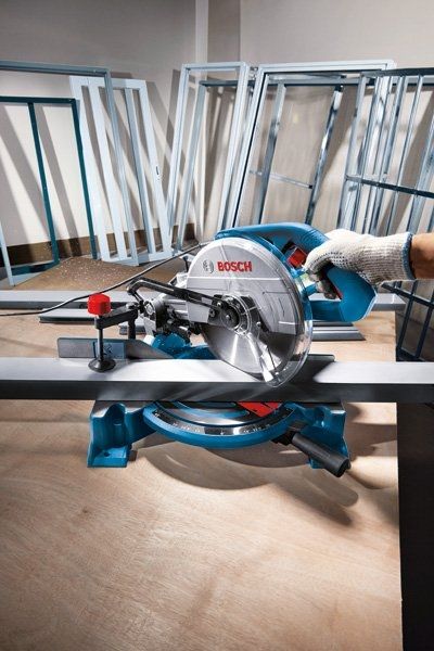 Пила торцювальна Bosch GCM 10 MX, 1700Вт, 254 мм, поворот Л 47°/П 52°, нахил Л 45°, 16 кг