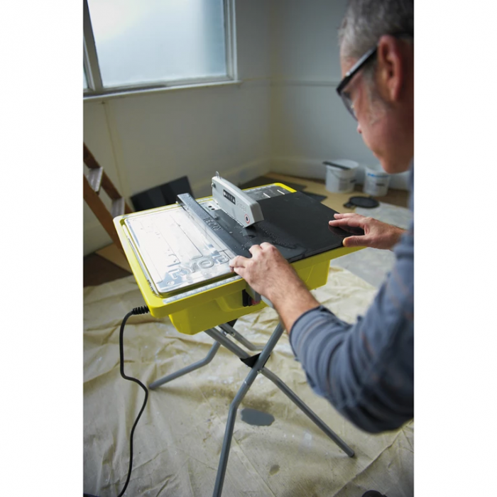 Ryobi Плиткоріз WS721S 500 Вт , диск 178 мм, мокрий різ