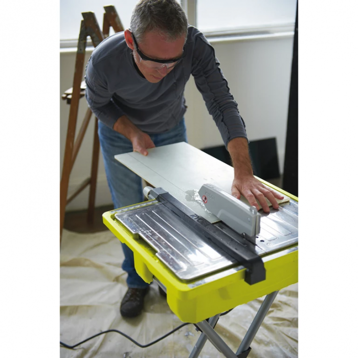 Ryobi Плиткоріз WS721S 500 Вт , диск 178 мм, мокрий різ