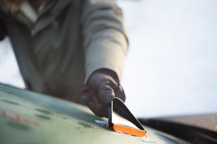 Fiskars Скребок автомобільний Solid