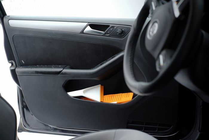 Fiskars Щітка зі скребком  SnowXpert, 67 см, 221г