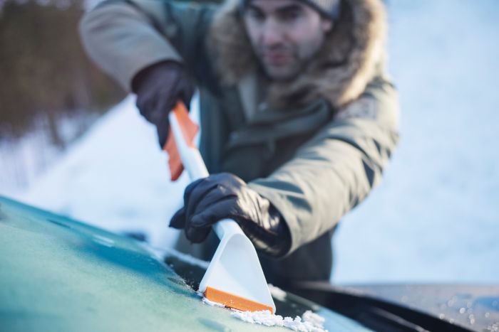 Fiskars Щітка зі скребком  SnowXpert, 67 см, 221г
