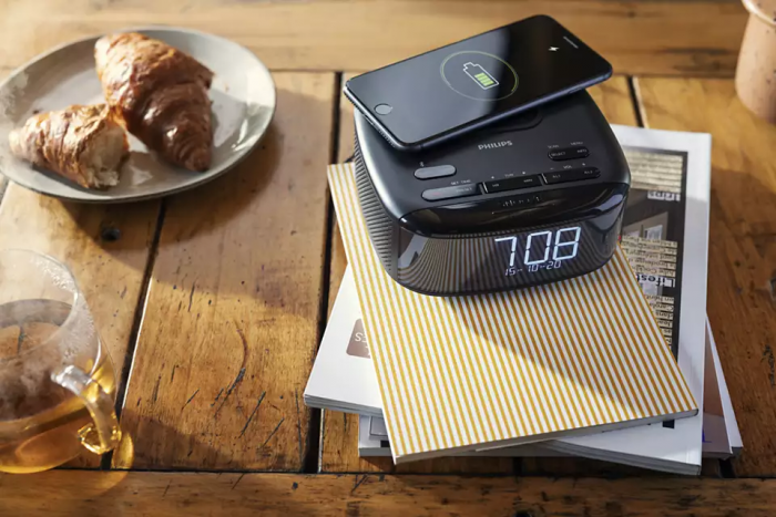 Радіогодинник Philips TAR7705 FM/DAB+, stereo 4W, LCD, Qi, Wireless