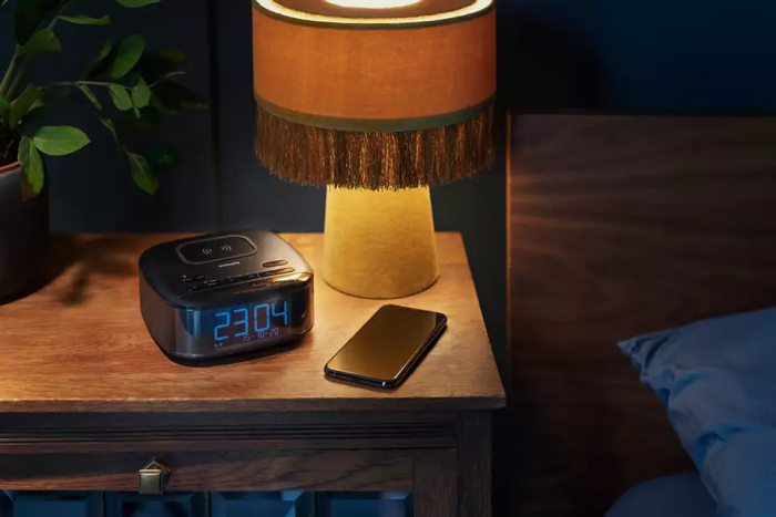 Радіогодинник Philips TAR7705 FM/DAB+, stereo 4W, LCD, Qi, Wireless