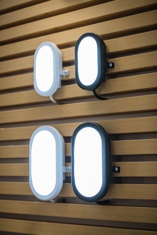 Світильник зовнішній LEDVANCE LED BULKHEAD 11W 4000K чорний