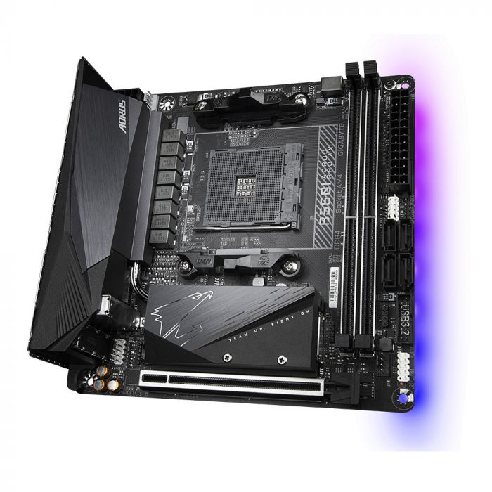 Материнська плата GIGABYTE B550I AORUS PRO AX sAM4 B550 4xDDR4 HDMI DP mITX