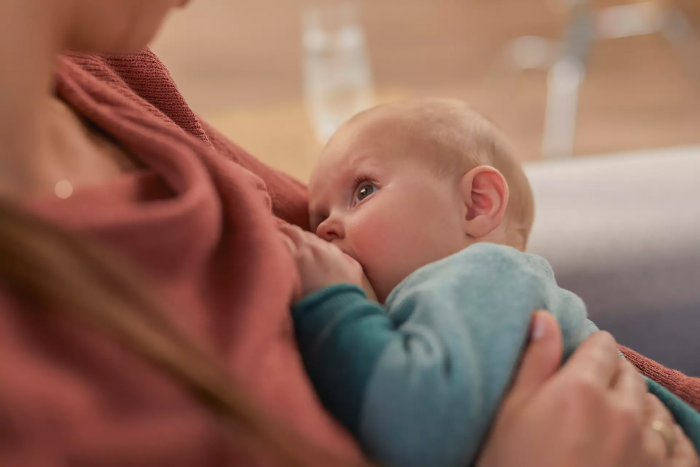 Ручний молоковідсмоктувач Philips Avent з пляшечкою 115мл SCF430/10