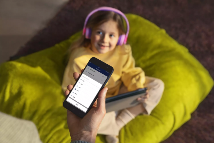 Навушники Philips Kids TAK4206 On-ear Colored light panels Wireless Mic Рожевий