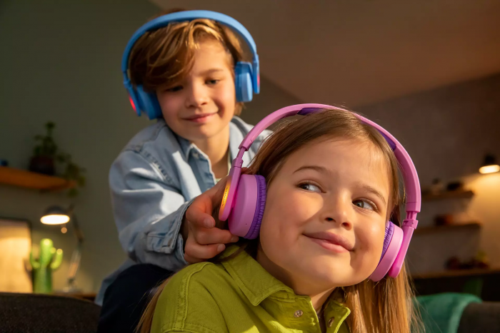 Навушники Philips Kids TAK4206 On-ear Colored light panels Wireless Mic Рожевий