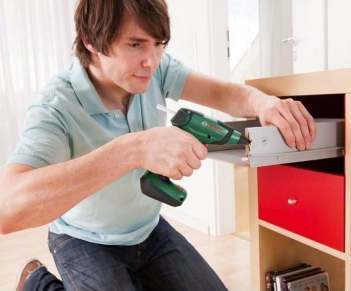 Пістолет клейовий Bosch Bosch PKP 3,6 LI, 3.6В, стрижень 7х150мм, 0.3кг