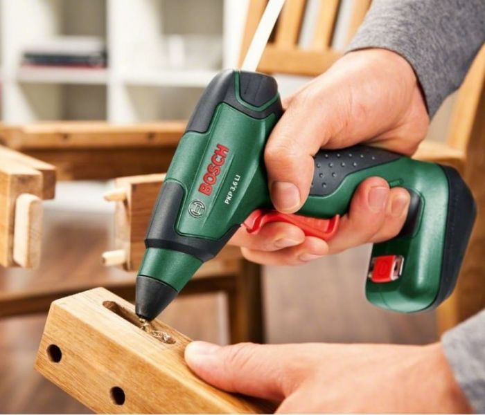Пістолет клейовий Bosch Bosch PKP 3,6 LI, 3.6В, стрижень 7х150мм, 0.3кг
