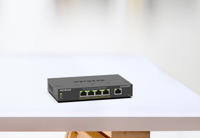 Комутатор NETGEAR GS305EPP 4xGE PoE+ (120Вт), 1xGE, керований