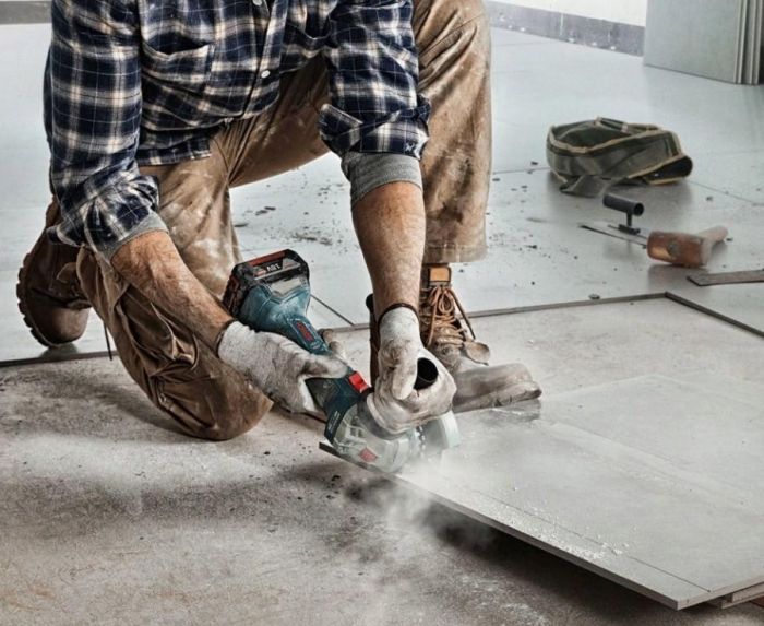 Шліфмашина кутова Bosch GWS 180, акум., 18В, 4.0Ah, безщітков., 125мм, 11000 об/хв, 1.6кг