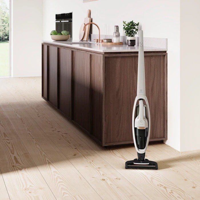 Пилосос Electrolux WQ61-44SW