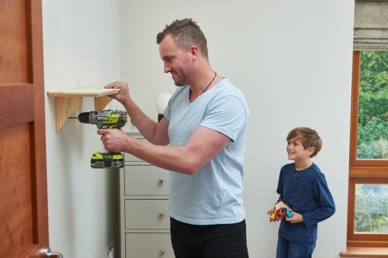 Ryobi Шуруповерт-дриль ONE+ R18PDBL-220S, 18В, ударна, безщіткова, 60Нм, 2х2.0Ач + сумка
