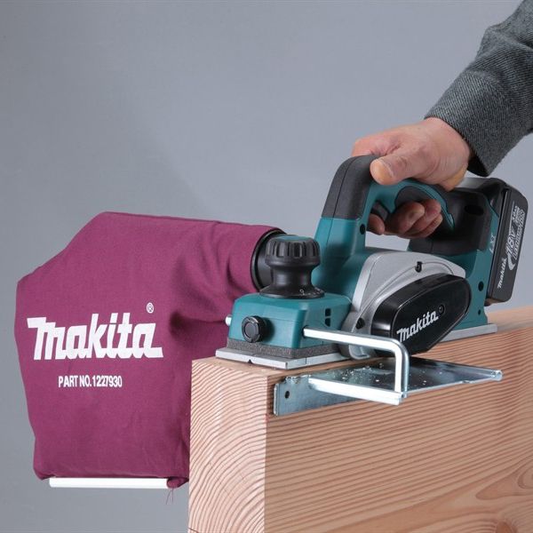Рубанок Makita DKP180Z акум., 18В, 14000 об/хв, 82 мм, 2мм, 3.4 кг, SOLO