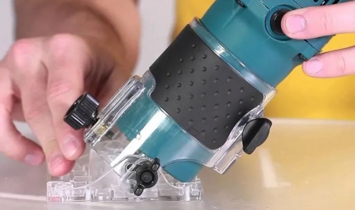 Фрезер Makita 3710, 530 Вт, 3000 об/хв, 6 мм, 1.5 кг