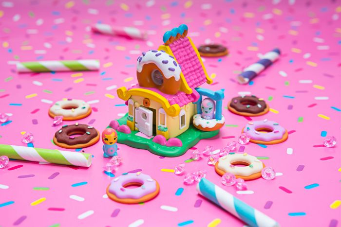 Ігрова фігурка Jazwares Nanables Small House Містечко солодощів, Їдальня "Пончик"