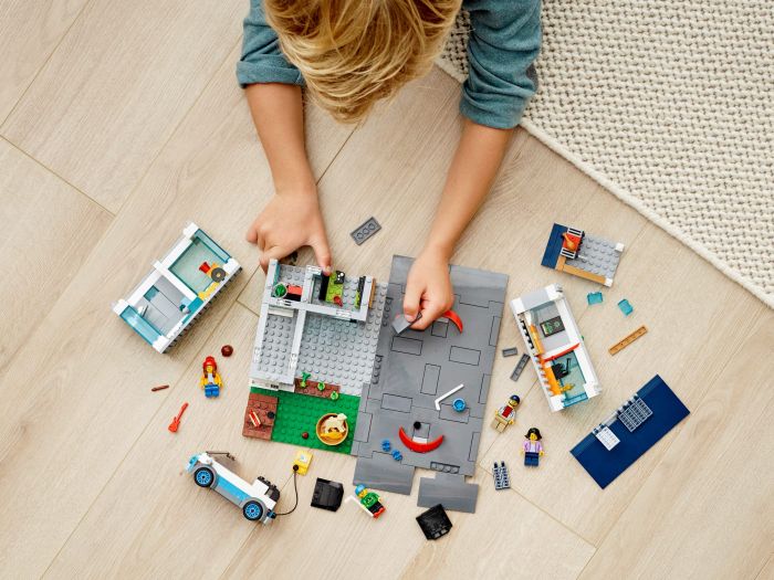 Конструктор LEGO City Сучасний сімейний будинок 60291