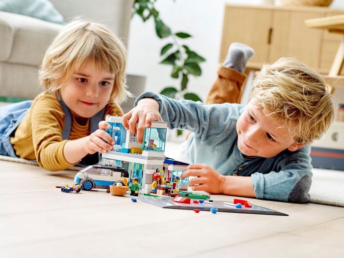 Конструктор LEGO City Сучасний сімейний будинок 60291