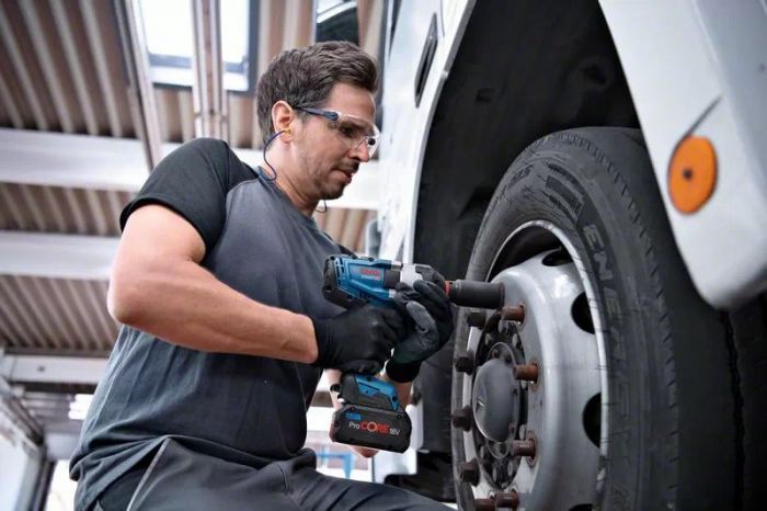 Гайковерт ударний Bosch, GDS18V-1000, акумуляторний, 18В, 3 швидкості, 1000Нм, 2.9кг, без АКБ та зарядного пристрою