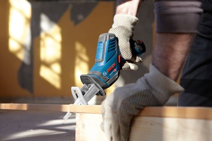 Пила шабельна Bosch GSA 12V-14, акум., 12В, хід 14.5, 3000 хід/хв, 1.2кг