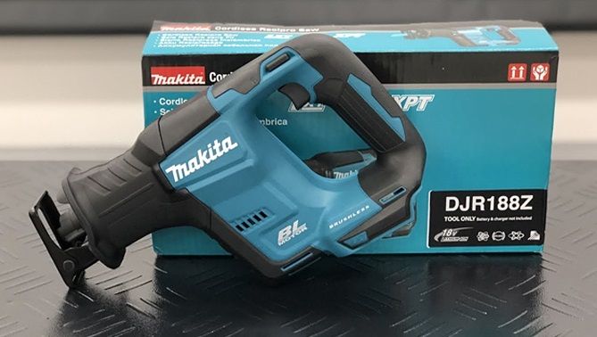 Пила шабельна Makita DJR 188 Z, акум, 18В, 3000 об/хв, хід 20мм, 2.8кг, Solo (без АКБ та ЗП)