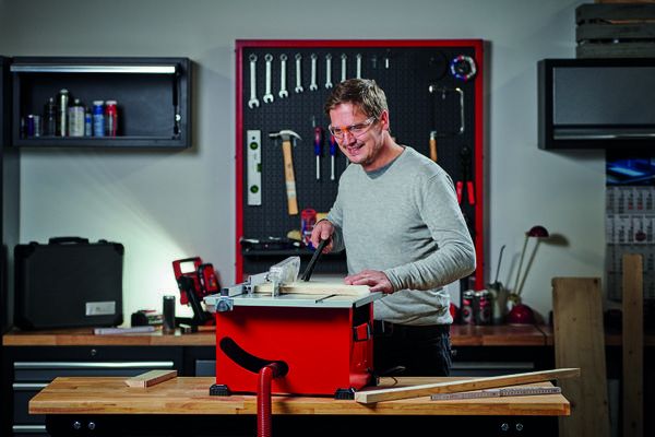 Настільна циркулярна пила Einhell TC-TS 210, 900-1200 Вт, стіл 525х440 мм, диск 210 мм
