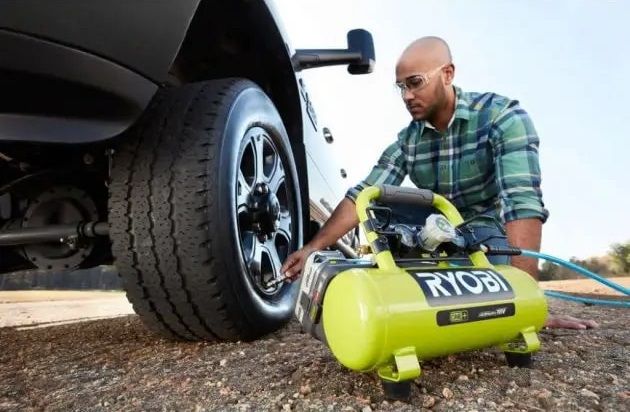 Ryobi Компресор акумуляторний ONE+ R18AC-0 4л, 8,3 бар, 15л/хм (без АКБ і ЗП)