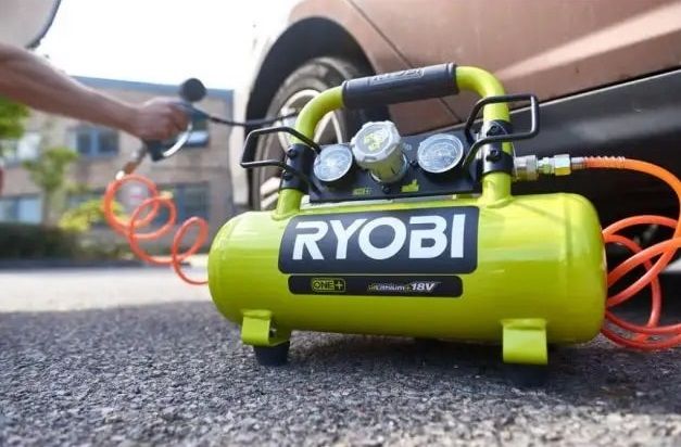 Ryobi Компресор акумуляторний ONE+ R18AC-0 4л, 8,3 бар, 15л/хм (без АКБ і ЗП)
