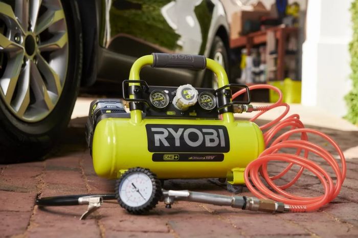 Ryobi Компресор акумуляторний ONE+ R18AC-0 4л, 8,3 бар, 15л/хм (без АКБ і ЗП)