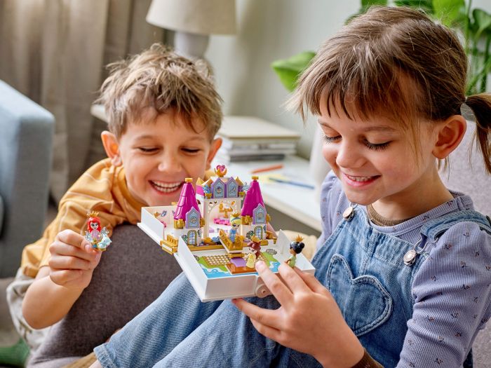Конструктор LEGO Disney Princess Книга пригод Аріель, Белль, Попелюшки й Тіани 43193