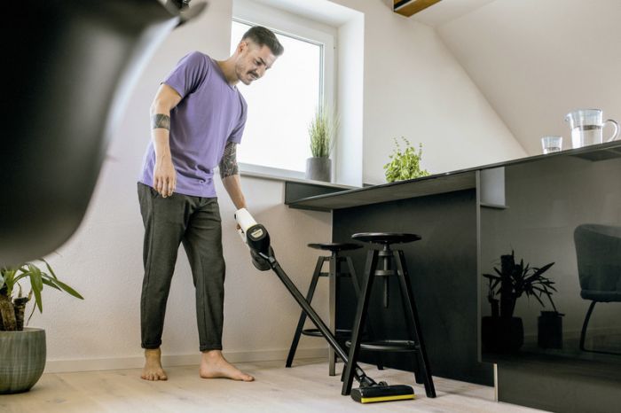 Пилосос ручний Karcher VC 4 CORDLESS PREMIUM MYHOME, акумуляторний, до 30 хв работи, 21.6 В, Li-ion, 650 мл, 2.35 кг