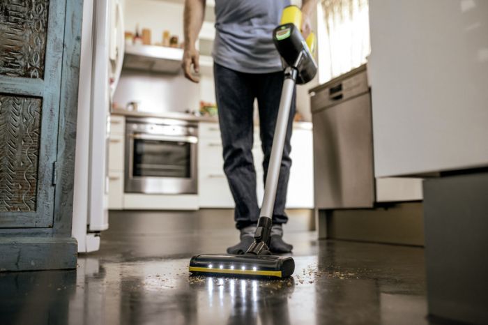Пилосос ручний Karcher VC 6 CORDLESS OURFAMILY, акумуляторний, до 50 хв роботи, 25.2 В, Li-ion, 800 мл, 2.55 кг