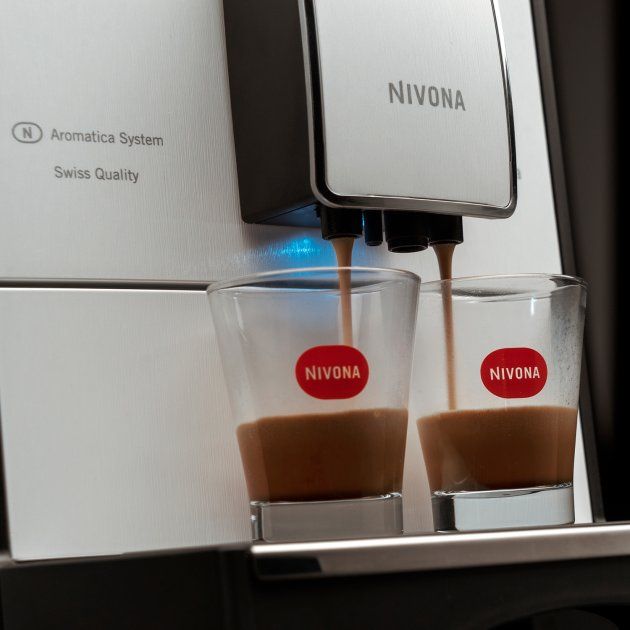 Кавомашина автоматична NIVONA CafeRomatica NICR 779, 1455 Вт., резервуар для води 2.2 л.,15 Бар., сенсор, біло-чорний