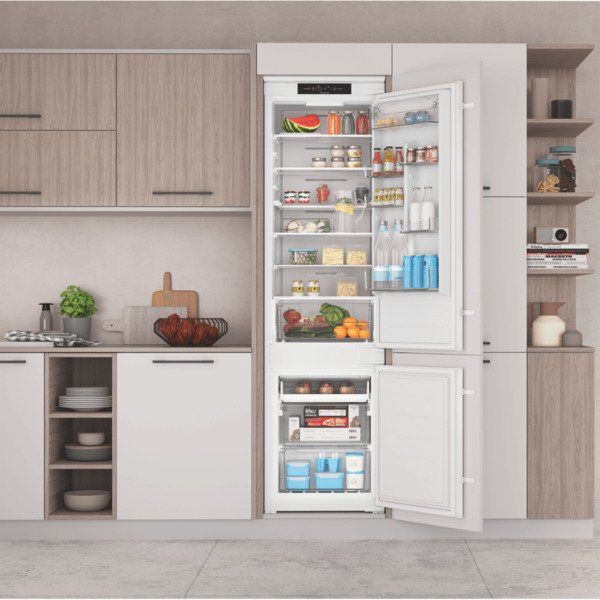 Вбуд. холодильник з мороз. камерою Indesit INC20T321EU, 193.5х54х54см, 2 дв., Х- 212л, М- 68л, A+, NF, Білий