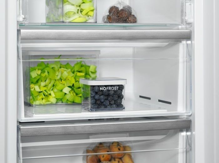 Морозильна камера Electrolux RUT7ME28X2, Висота - 186см,  280л, A++, NF, Електр. Керування, Дисплей, Нержавіюча сталь